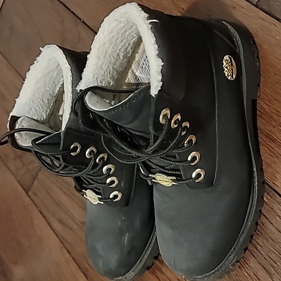 Girls Timberland boots - Picture 2 of 3